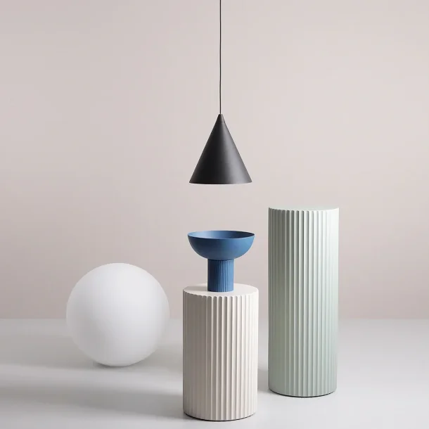 Frigg- Pendel i sort metal