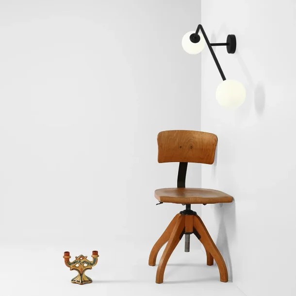 Limelight - Vglampe i sort metal og hvidt glas, bredde 97 cm