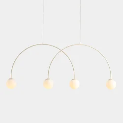 Twiggy - Loftlampe i cremefarvet metal og 4 hvide glaskupler, bredde 149 cm.