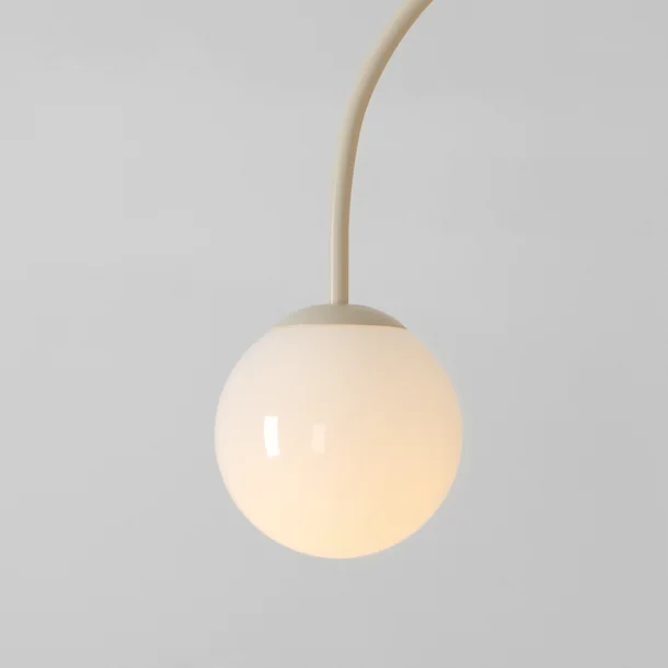 Twiggy - Vglampe i cremefarvet metal og hvidt glas