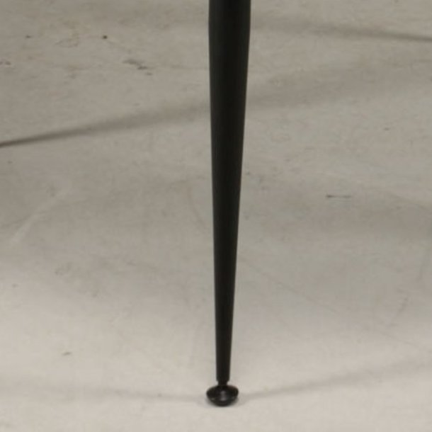 DT 110 - Spisebord i hvid laminat med sorte metal ben