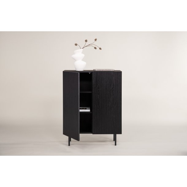 Primas - Skab i sort egefiner p MDF