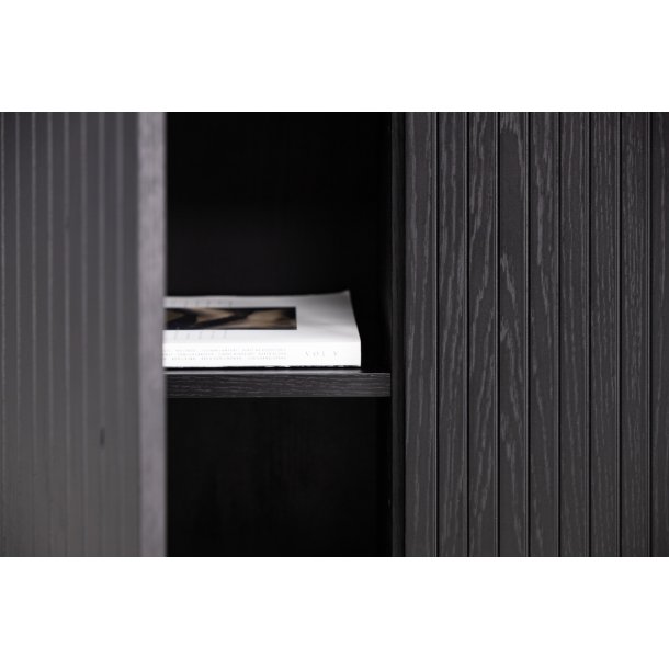 Primas - Skab i sort egefiner p MDF