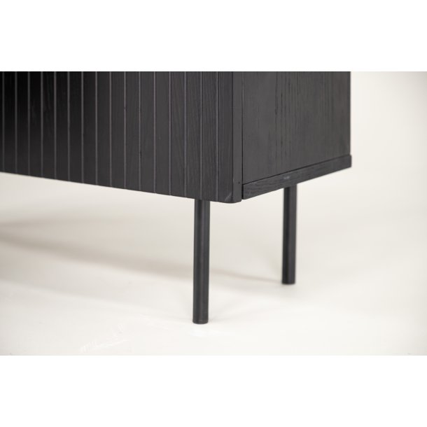 Primas - Skab i sort egefiner p MDF