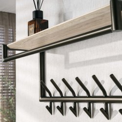 Nanook - Hattehylde med 2 x 7 knager i bronzefarvet metal