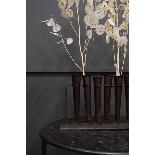  Robby - Vaser, to stk. med otte sm metal vaser p stativ