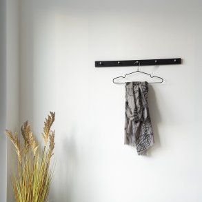 Linx - Kldstll i svart tr och stl