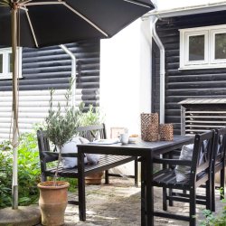 Croix - Havebnk i mat sort mahogni, bredde 150 cm.