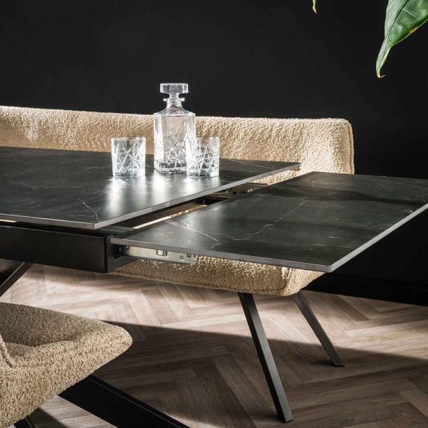 Sleek - Spisebord med keramisk topplade og udtrksplader, lngde 180-260 cm.