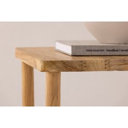 Booster - Skammel i teaktr, 42 x 42 cm.