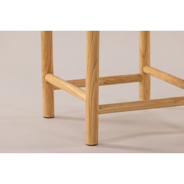 Booster - Skammel i teaktr, 42 x 42 cm.