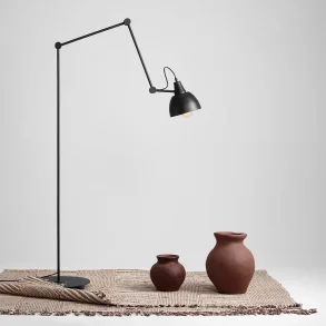 Verdi - Gulvlampe i sort metal