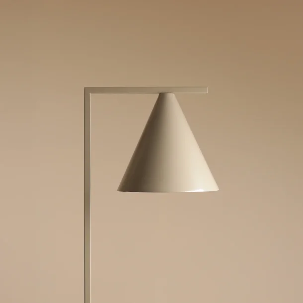 Frigg- Gulvlampe i beige metal