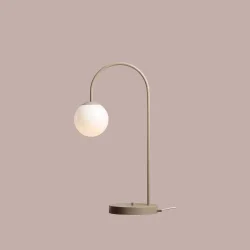 Twiggy - Bordlampe i beige metal og hvidt glas