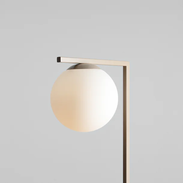 Moma - Gulvlampe i beige metal og hvidt glas