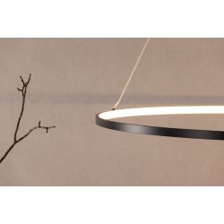 Brego - Loftlampe i sort aluminium med LED lys