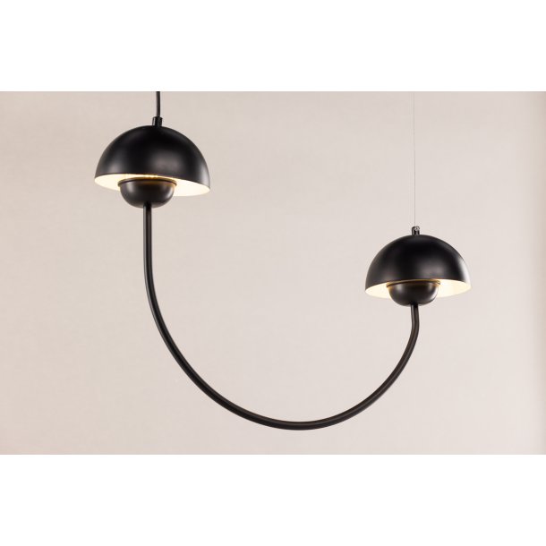 Penn- Loftlampe i sort metal
