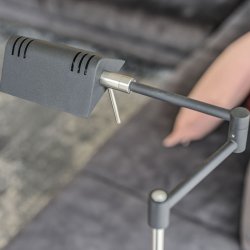 Morse - gulvlampe i tre metalfarver