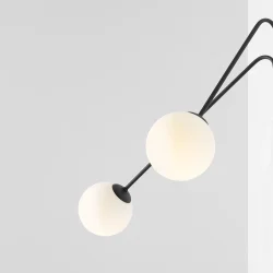 Arana - Vglampe i sort metal og to glaskupler
