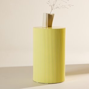 Luups - Sidebord/blomstersjle i lysegul MDF, diameter 30,5 cm.