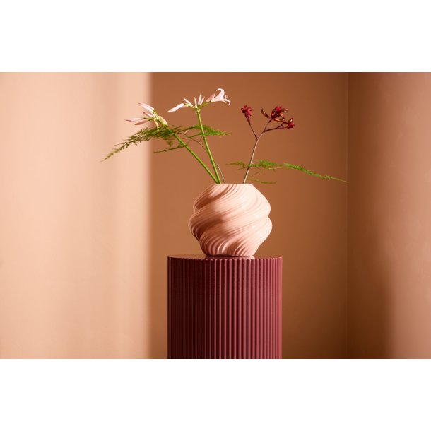 Luups - Sidebord/blomstersjle i vinrd MDF, diameter 30,5 cm.