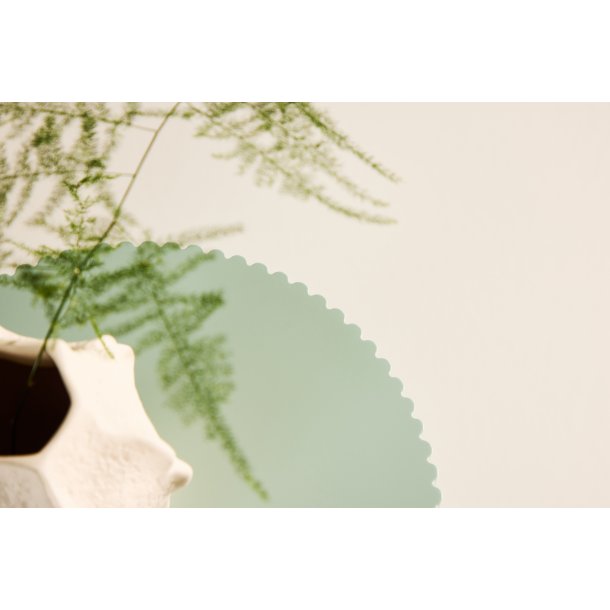 Luups - Sidebord/blomstersjle i lysegrn MDF, diameter 30,5 cm.