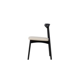 Hven - 2 spisebordsstole i sortlakeret eg og stofsde