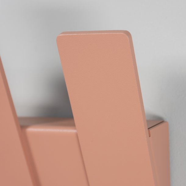 Boost - Knage med syv knager i terracotta farvet metal