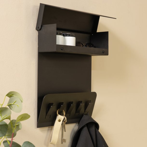 Muchas - Kl�dh�ngare i svart metall