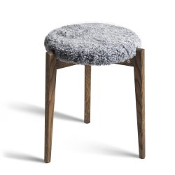 Assist - Taburet med lysegr� f�reskindss�de, syv forskellige finish