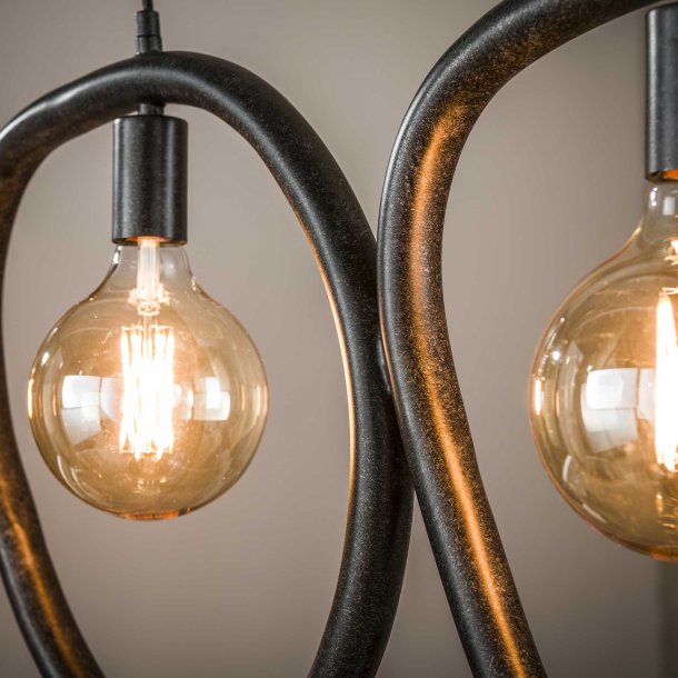 Munti - Loftlampe med fire organisk formede metalringe