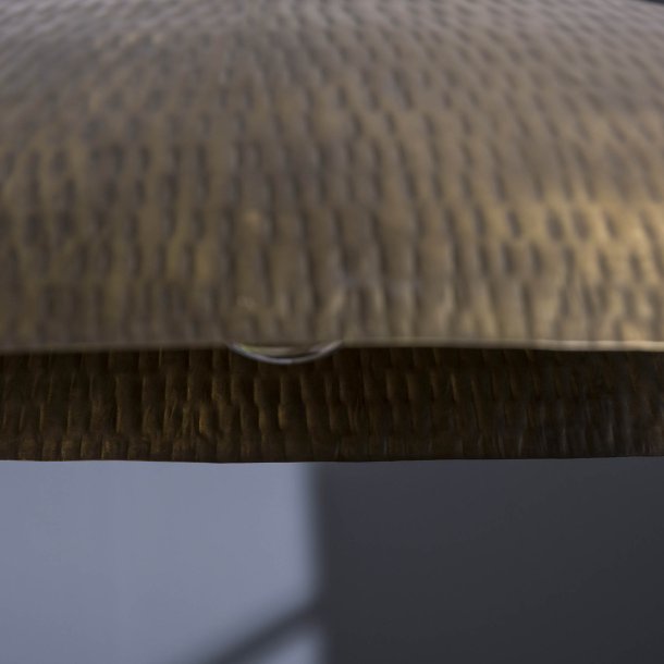 Bertha - Loftlampe med stor metalskrm i antik bronze