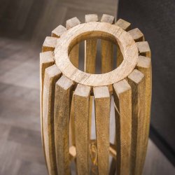 Limit - Hndlavet gulvlampe i mangotr, hjde 190 cm.