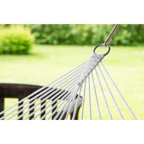 Tabarka - Hngekje i hvidt stof og tr