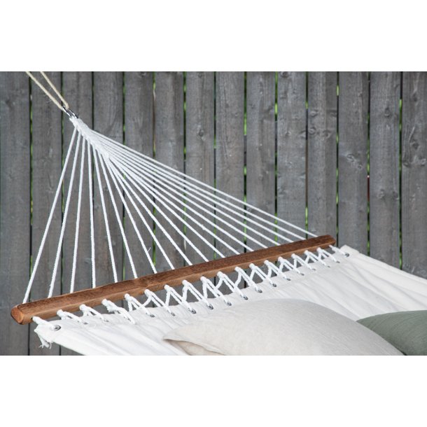 Tabarka - Hngekje i hvidt stof og tr