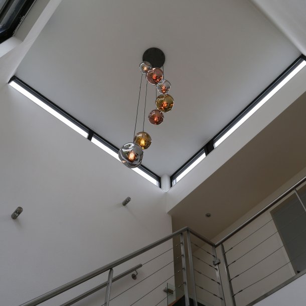 Estrella - Loftlampe i patineret metal og syv glaskupler