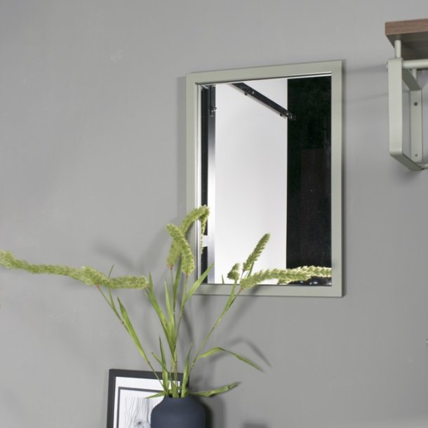 Eccos - Spejl i stvet grn metal, 40 x 55 cm.