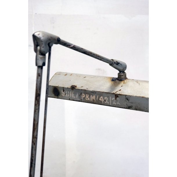 Scruf - Bordlampe i industriel look