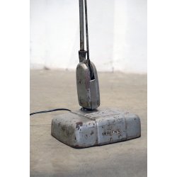 Scruf - Bordlampe i industriel look