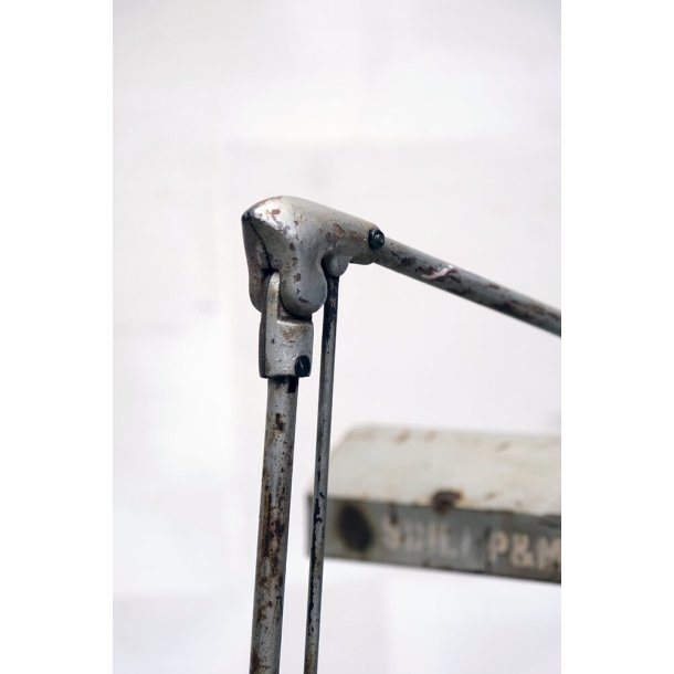 Scruf - Bordlampe i industriel look