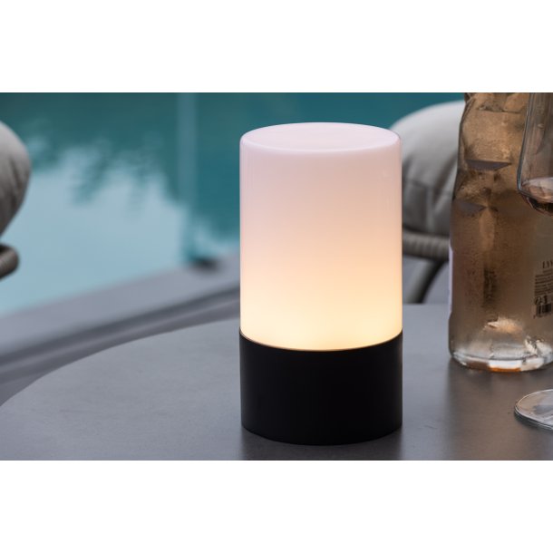 Orta - Udendrs cylinderformet bordlampe i sort metal og plast