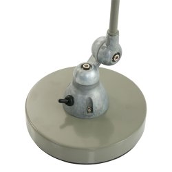 Hood - bordlampe i sort eller grn metal