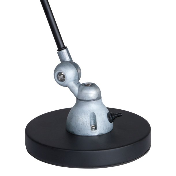 Hood - bordlampe i sort eller grn metal