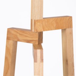 Clara - gulvlampe i tr