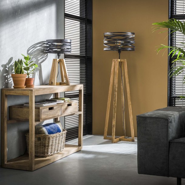 Tvist - Spndende gulvlampe i metal og tr