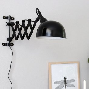 Caine - vgglampa i svart metall med saxutdrag