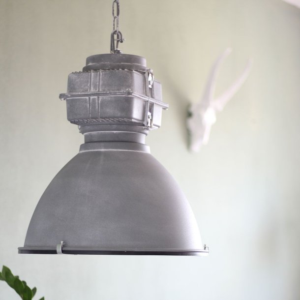Bale - industri loftlampe i gr eller sort metal, skrmdiameter 47 cm.