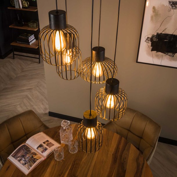 Luke - Loftlampe med fem metalskrme i forskellige former