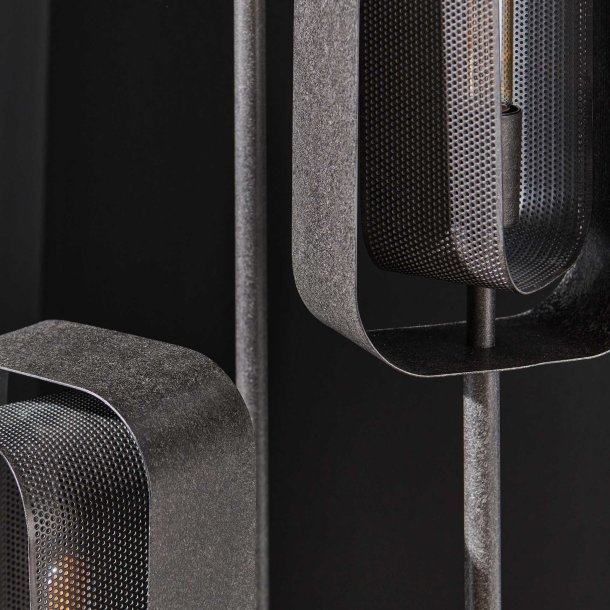 Doblas - Gulvlampe i sort metal