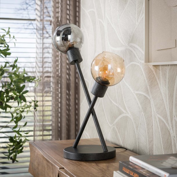 Maxus � Bordslampa med tv� olika glassk�rmar